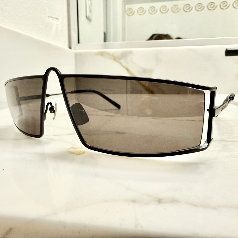 Saint Laurent unisex Black cutout sides, no scratches new in case. - Picture 6 of 13